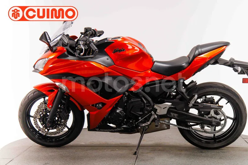 Kawasaki Ninja 650 - Vista 8