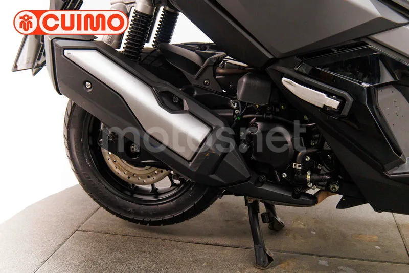 Honda ADV350 - Vista 15