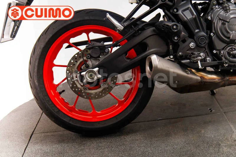Yamaha MT-07 - Vista 14