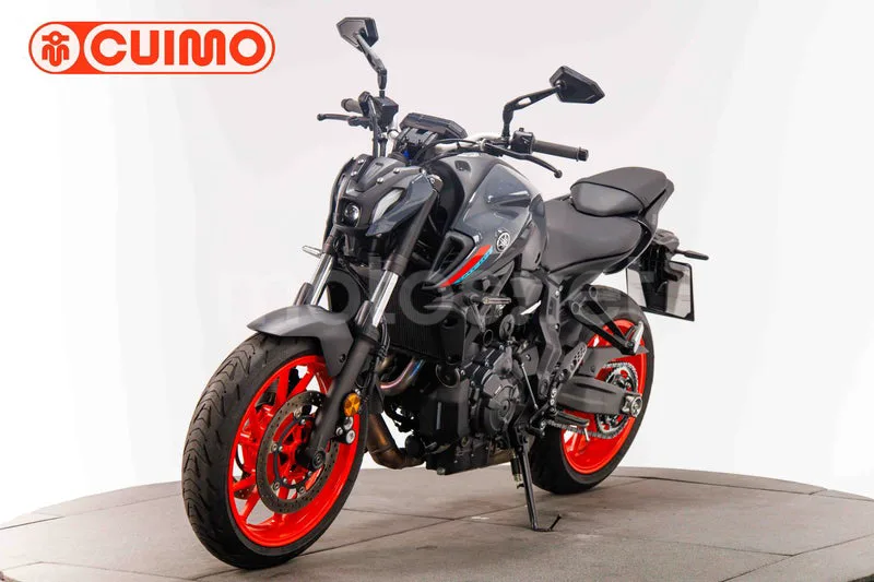 Yamaha MT-07 - Vista 9