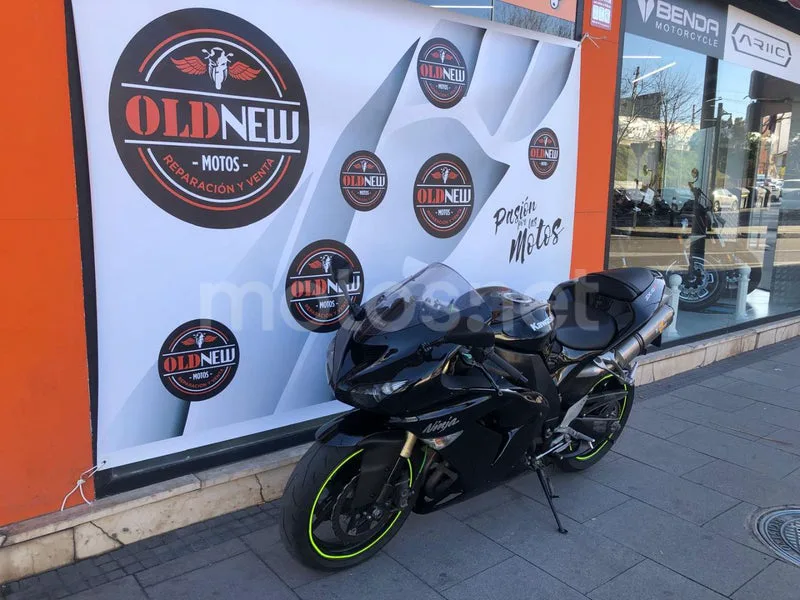 Kawasaki Ninja ZX-10R - Vista 8
