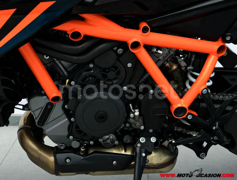 KTM 1290 Super Duke R - Vista 10