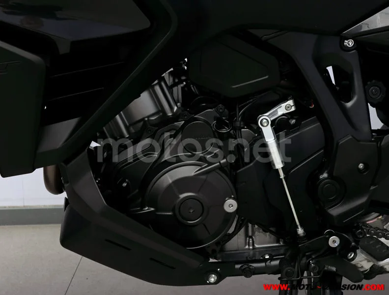 Honda NT1100 - Vista 10