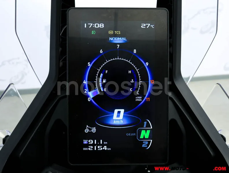 Voge DS800 Rally - Vista 6