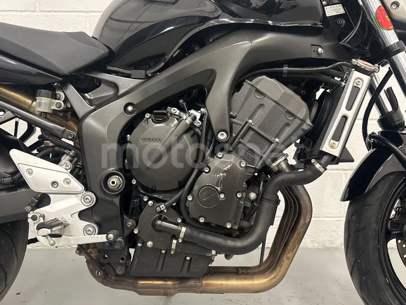 Yamaha FZ6 S2 - Vista 15