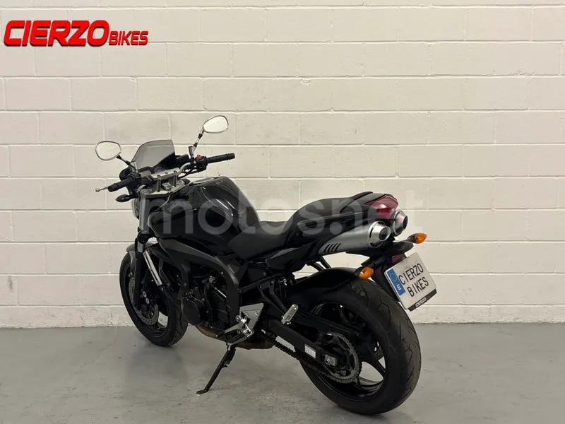 Yamaha FZ6 S2 - Vista 4