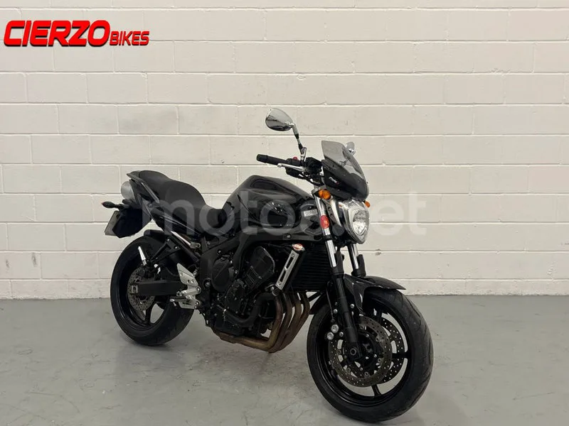 Yamaha FZ6 S2 - Vista 8