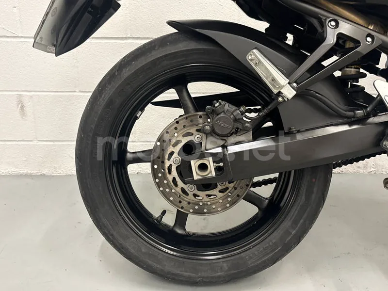 Yamaha FZ6 S2 - Vista 9