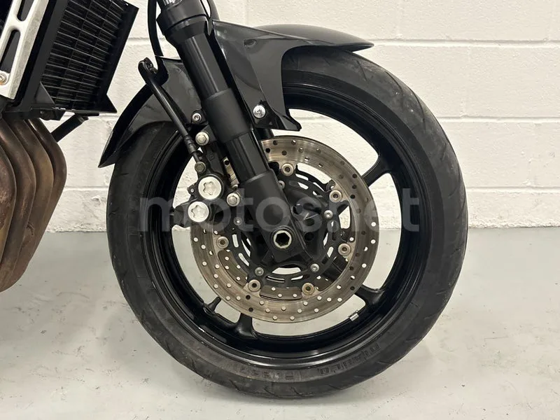 Yamaha FZ6 S2 - Vista 10