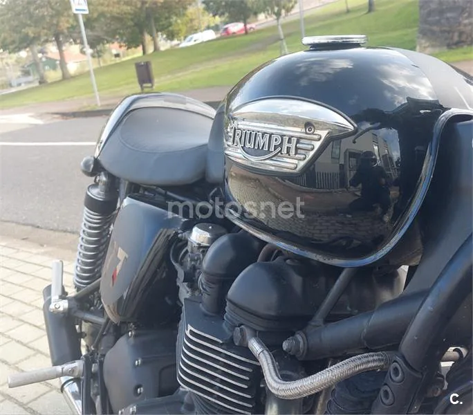 Triumph Bonneville - Vista 3