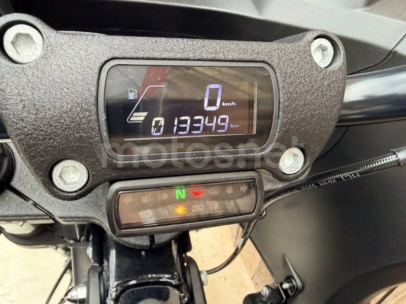 Harley-Davidson Low Rider ST - Vista 14