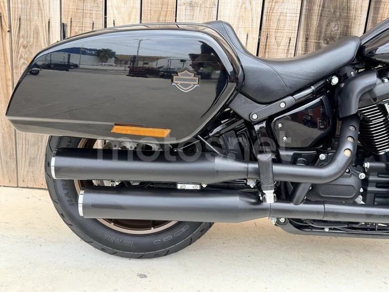Harley-Davidson Low Rider ST - Vista 20