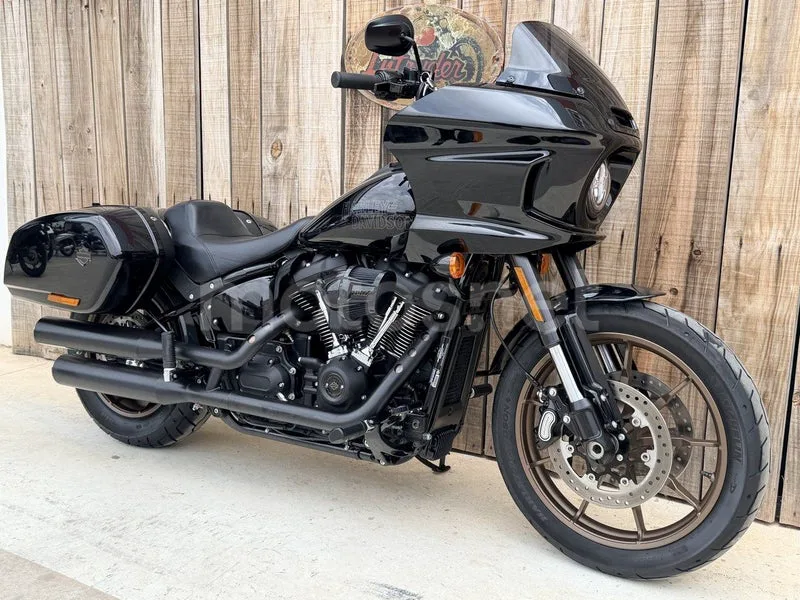 Harley-Davidson Low Rider ST - Vista 21