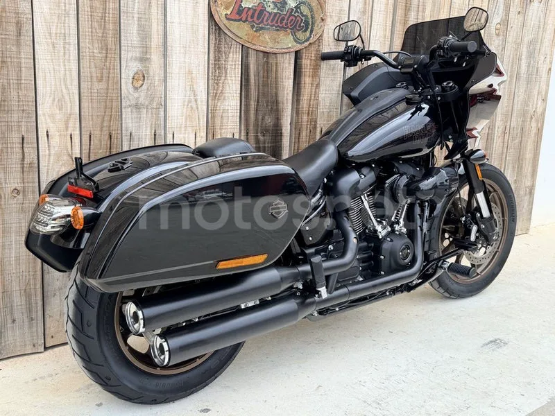 Harley-Davidson Low Rider ST - Vista 22