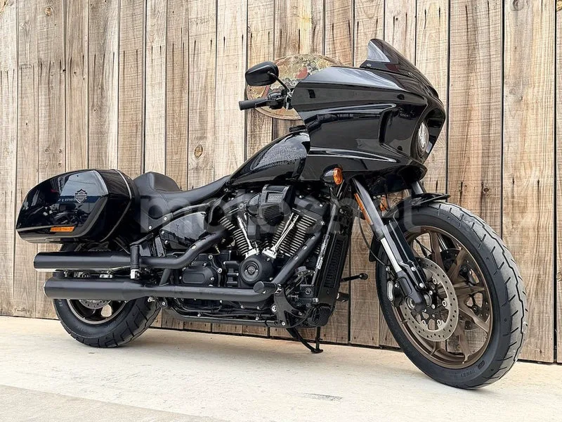 Harley-Davidson Low Rider ST - Vista 24