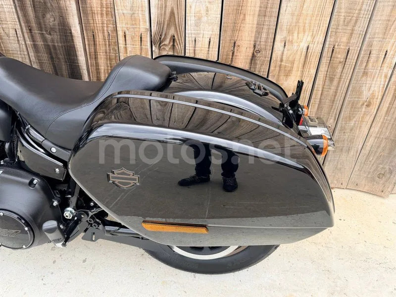 Harley-Davidson Low Rider ST - Vista 6