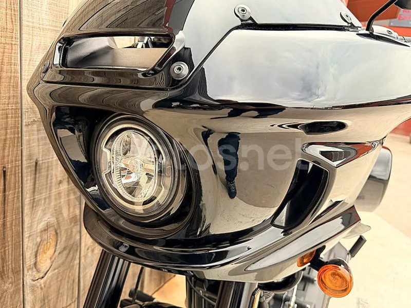 Harley-Davidson Low Rider ST - Vista 9