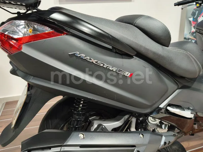 SYM Maxsym 600 - Vista 11