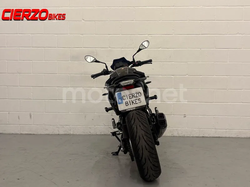 BMW F 900 R - Vista 3