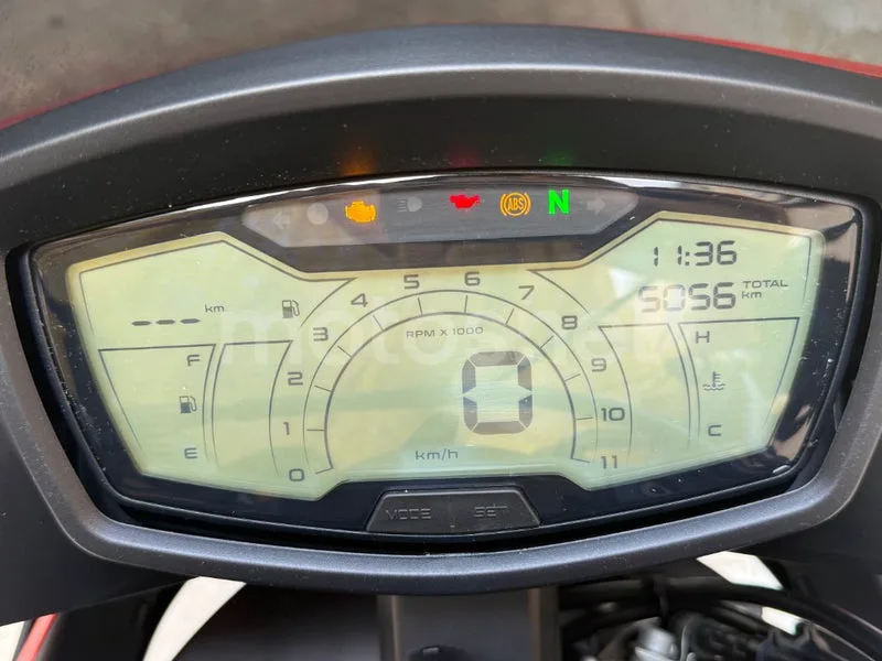 Aprilia Tuono 125 - Vista 3