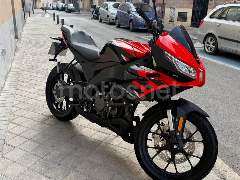 Aprilia Tuono 125 - Vista 4