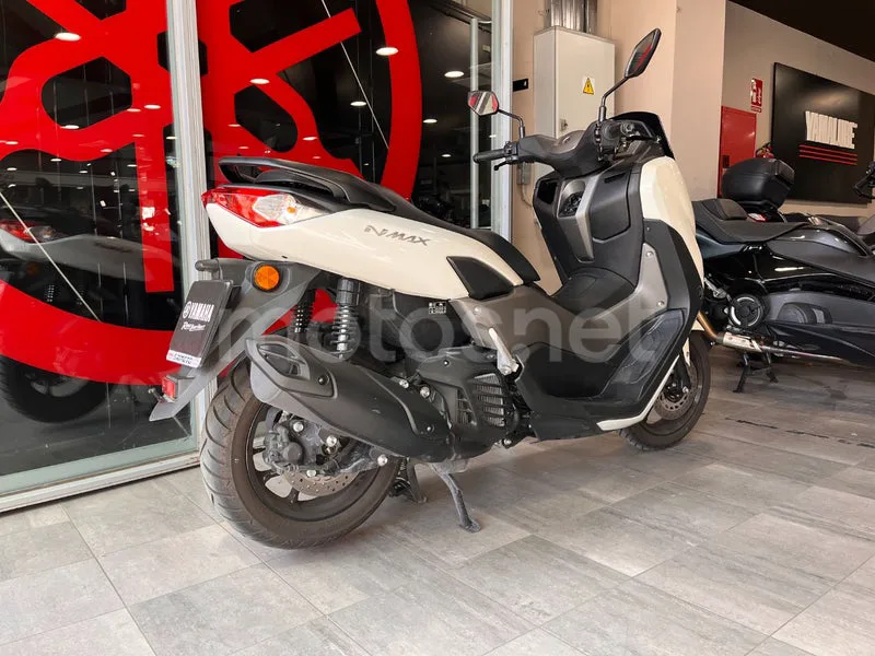 Yamaha NMAX - Vista 5