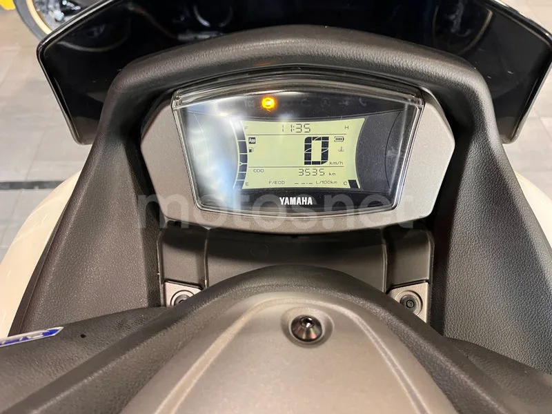 Yamaha NMAX - Vista 10