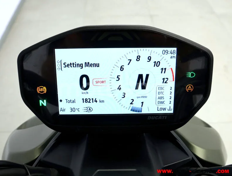 Ducati Streetfighter V2 - Vista 6