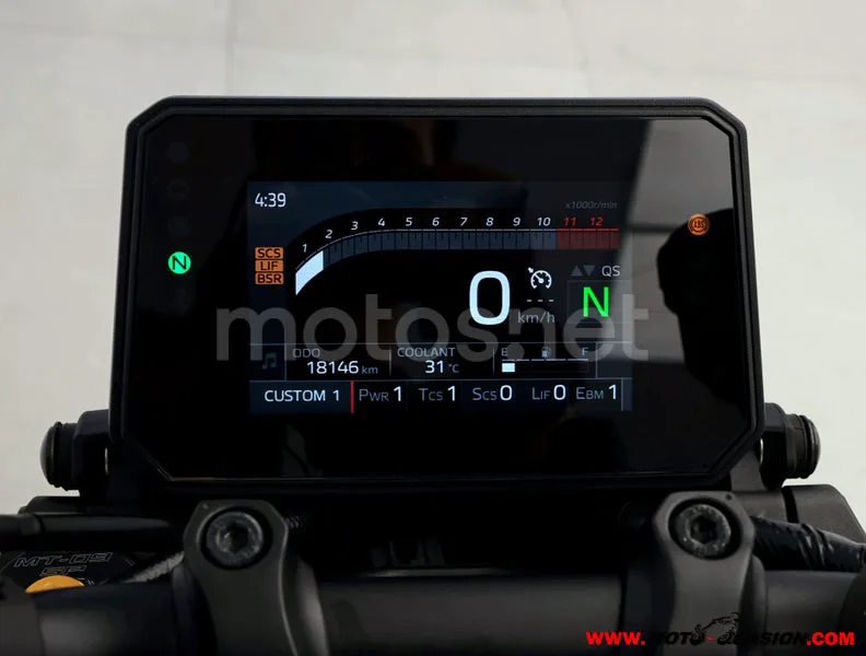 Yamaha MT-09 - Vista 6