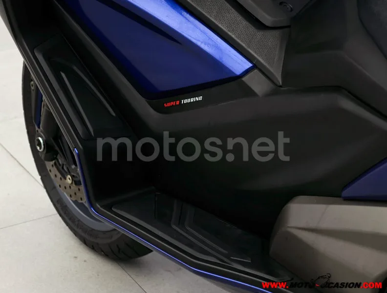 Kymco AK 550 - Vista 9
