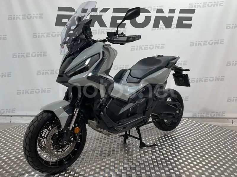 Honda X-ADV - Vista 4