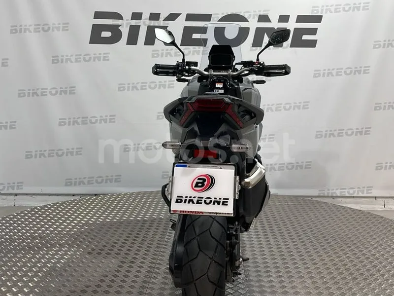 Honda X-ADV - Vista 8