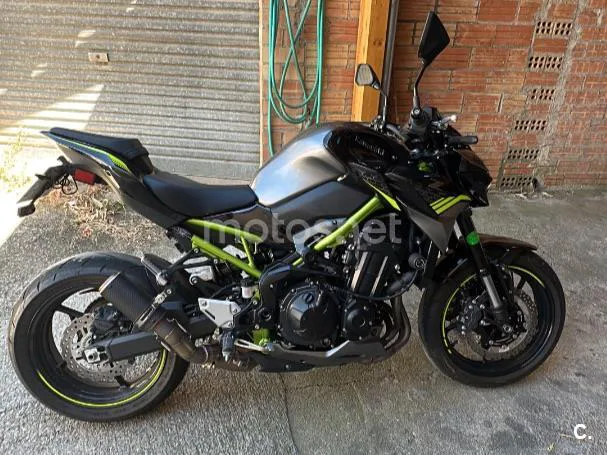 Kawasaki Z900 - Vista 3