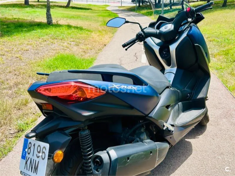 Yamaha XMAX 300 - Vista 6