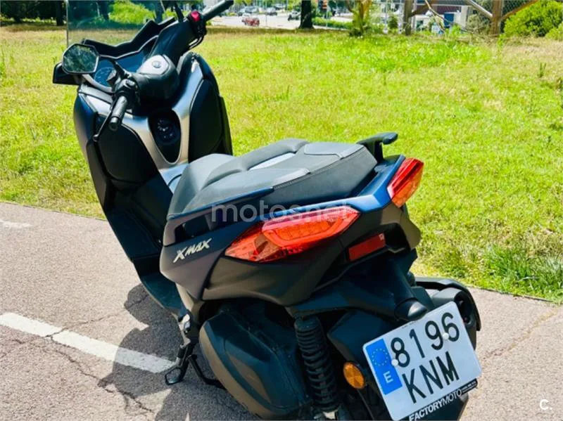 Yamaha XMAX 300 - Vista 8