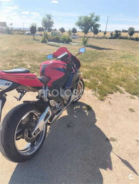 Honda CBR1000RR Fireblade - Vista 3