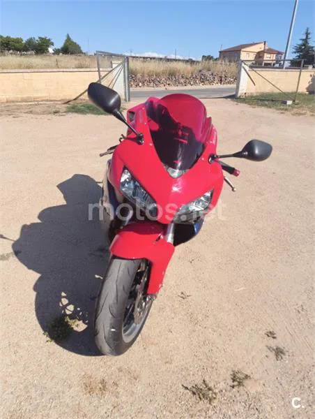 Honda CBR1000RR Fireblade - Vista 5