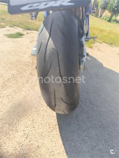 Honda CBR1000RR Fireblade - Vista 9