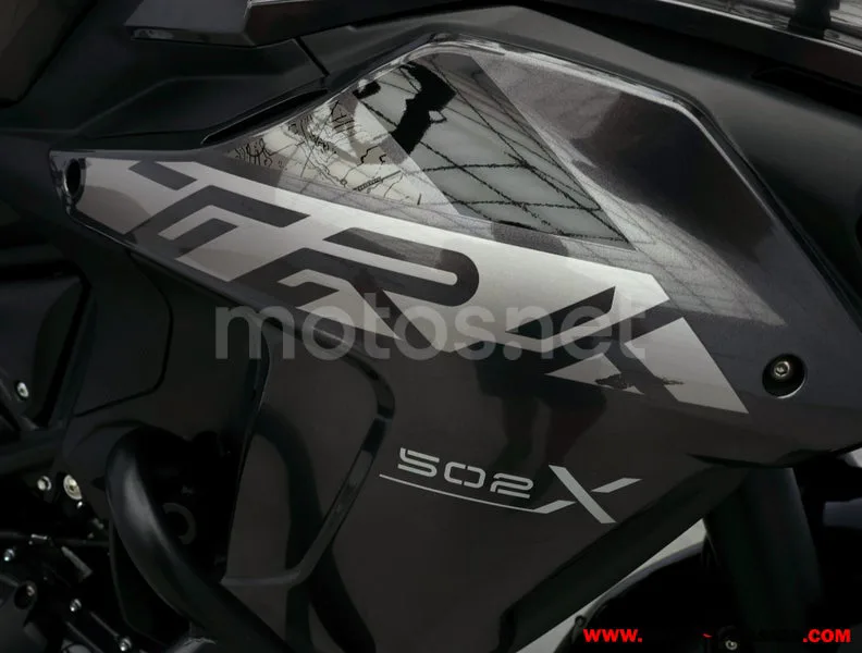 Benelli TRK 502 - Vista 9