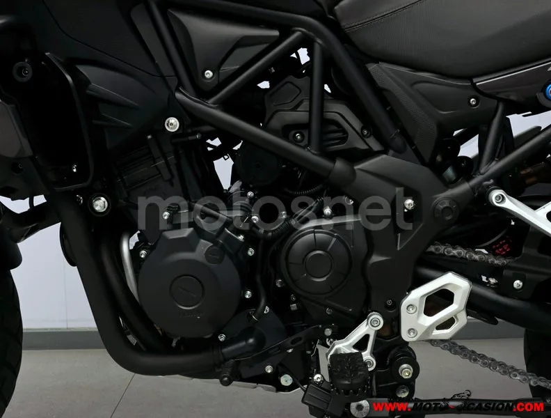 Benelli TRK 502 - Vista 10