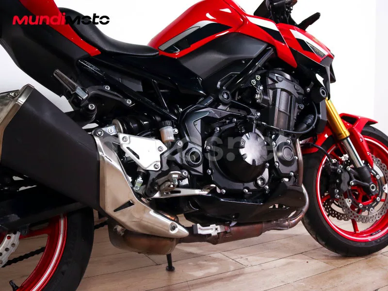 Kawasaki Z900 - Vista 4