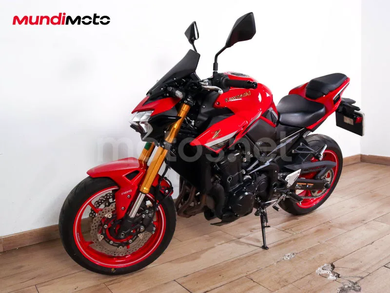 Kawasaki Z900 - Vista 7