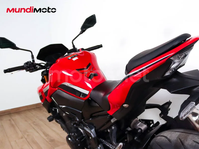 Kawasaki Z900 - Vista 9