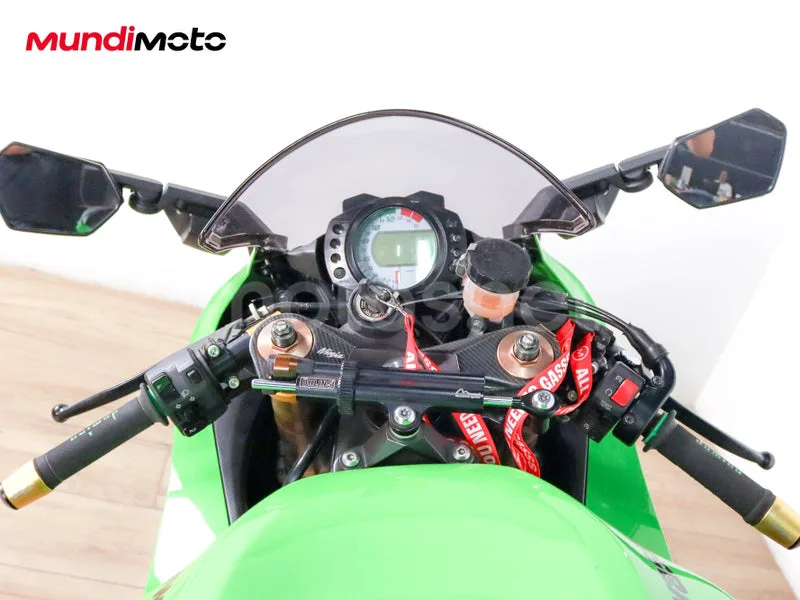 Kawasaki Ninja ZX-10R - Vista 11