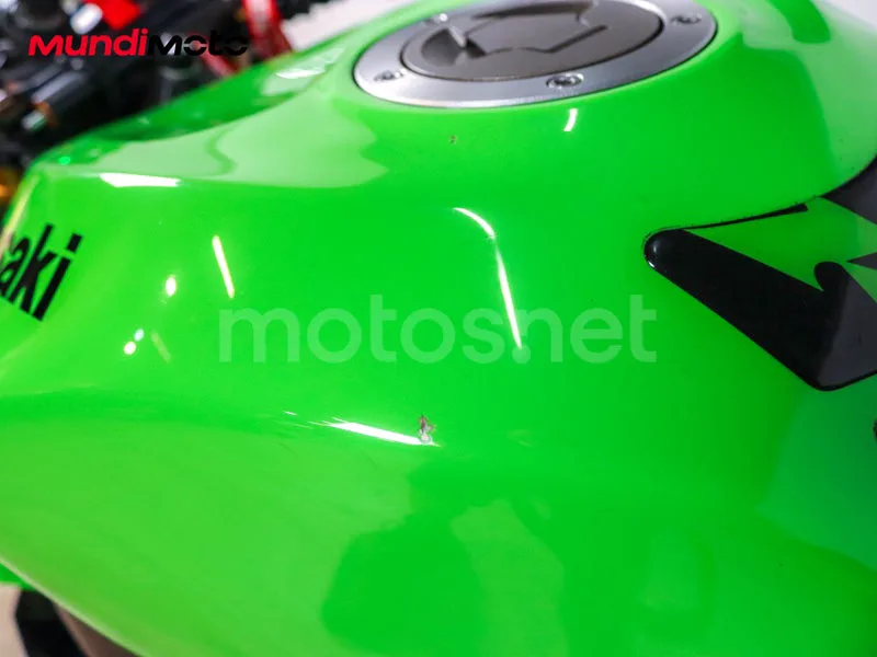 Kawasaki Ninja ZX-10R - Vista 14