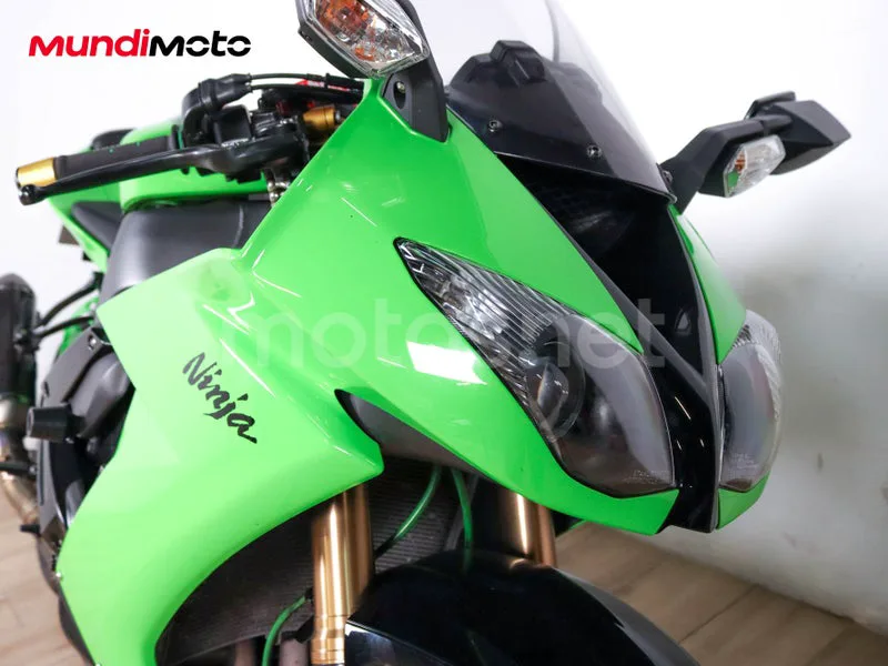 Kawasaki Ninja ZX-10R - Vista 5