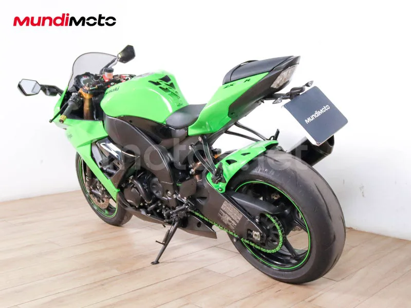 Kawasaki Ninja ZX-10R - Vista 8