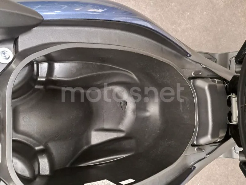 Yamaha NMAX - Vista 11