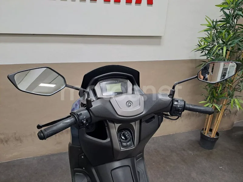 Yamaha NMAX - Vista 13