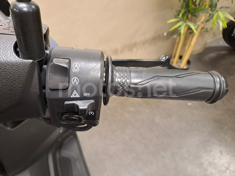 Yamaha NMAX - Vista 14
